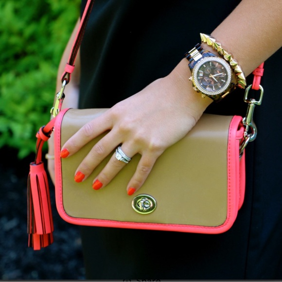 Handbag - Picture 3 of 8